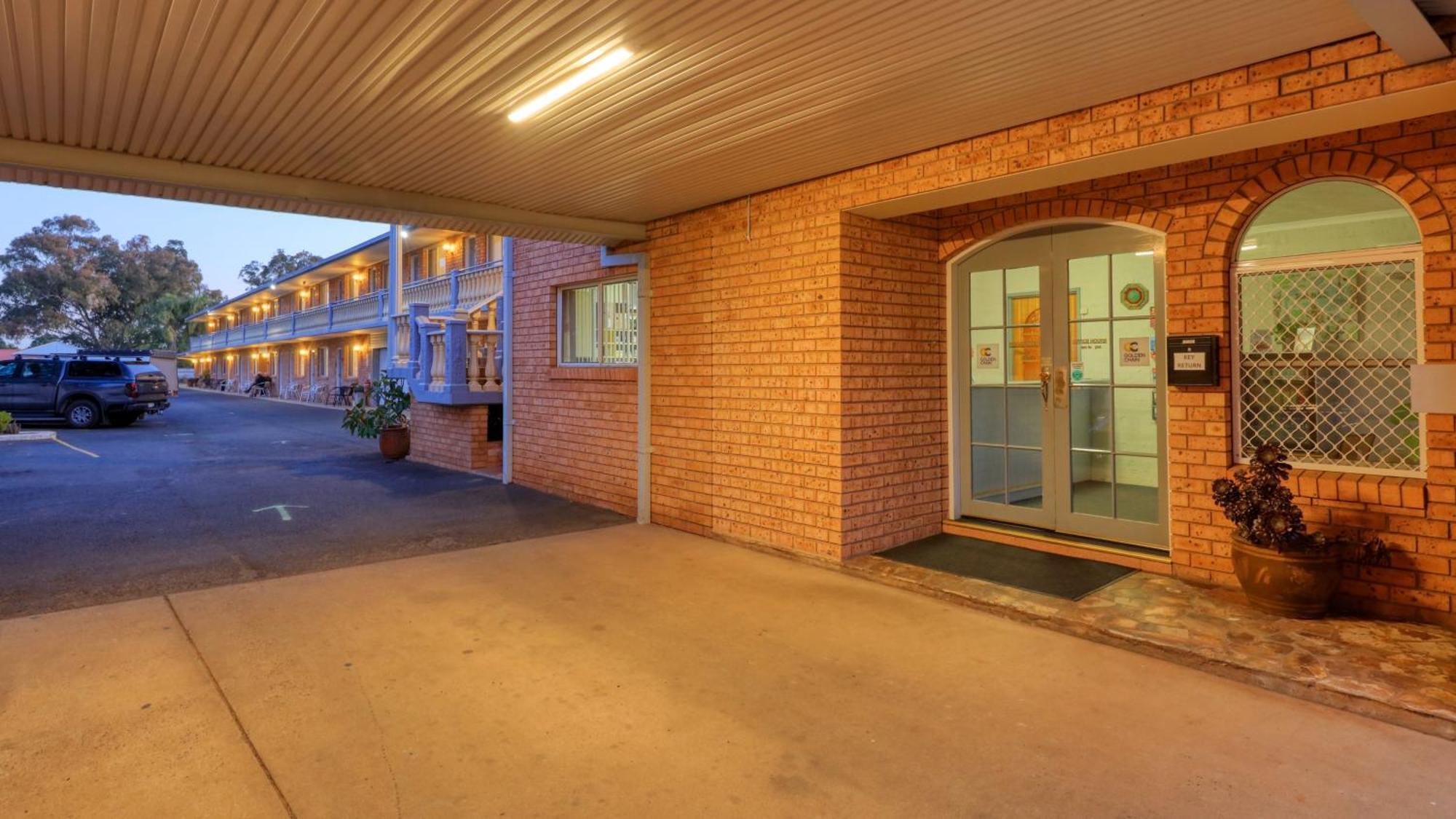 Blue Diamond Motor Inn Dubbo Exterior photo