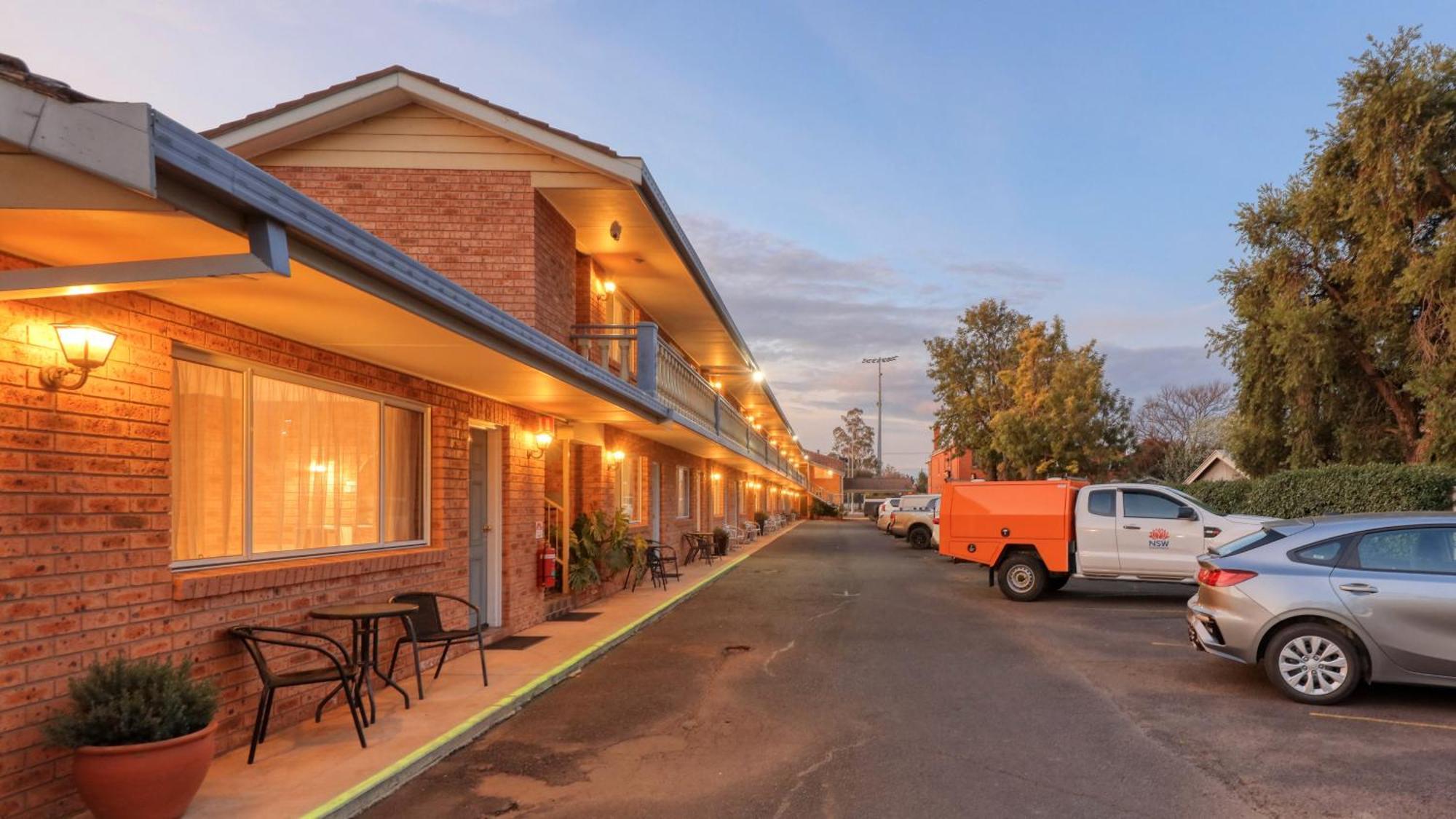 Blue Diamond Motor Inn Dubbo Exterior photo