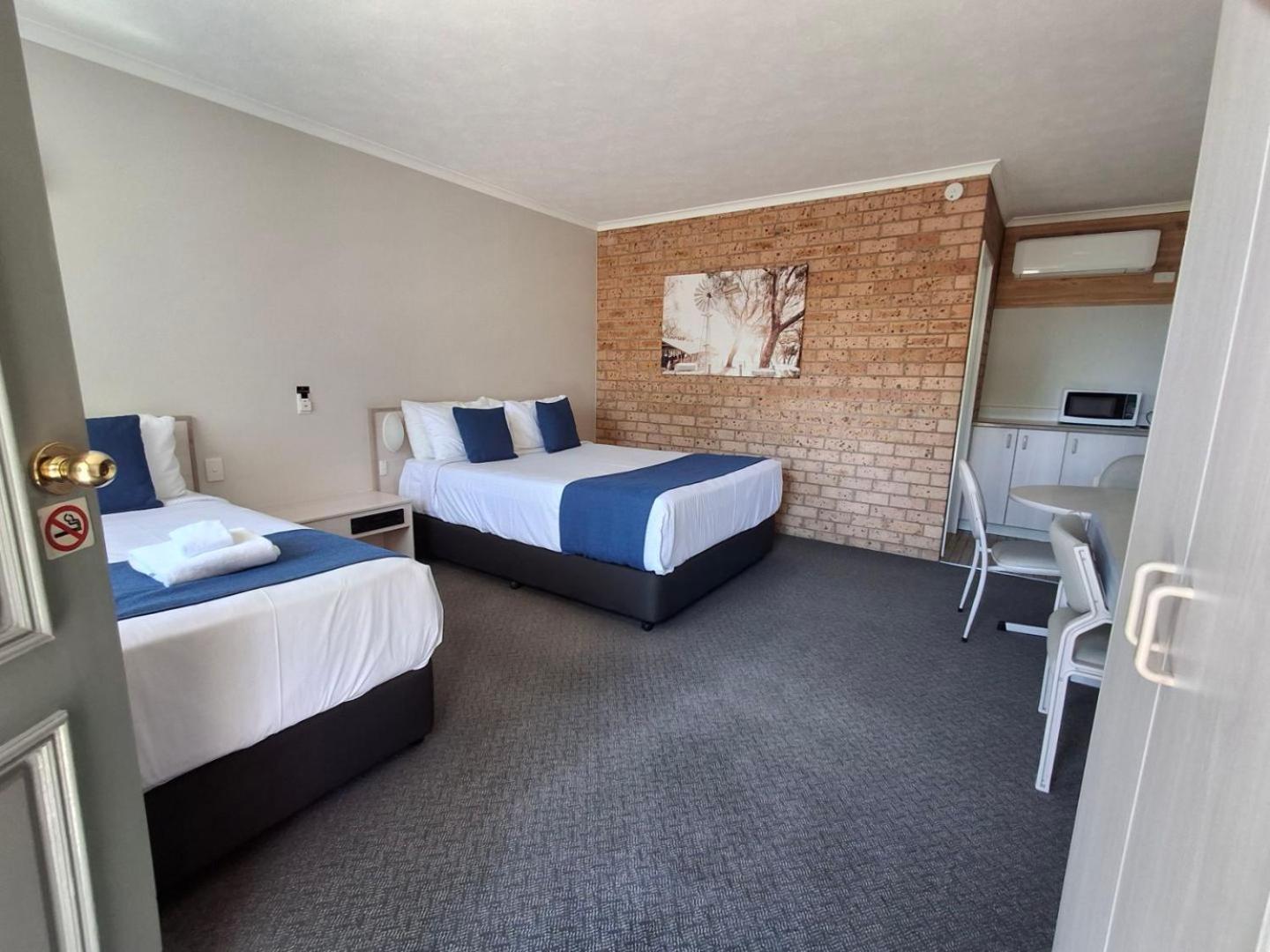 Blue Diamond Motor Inn Dubbo Exterior photo
