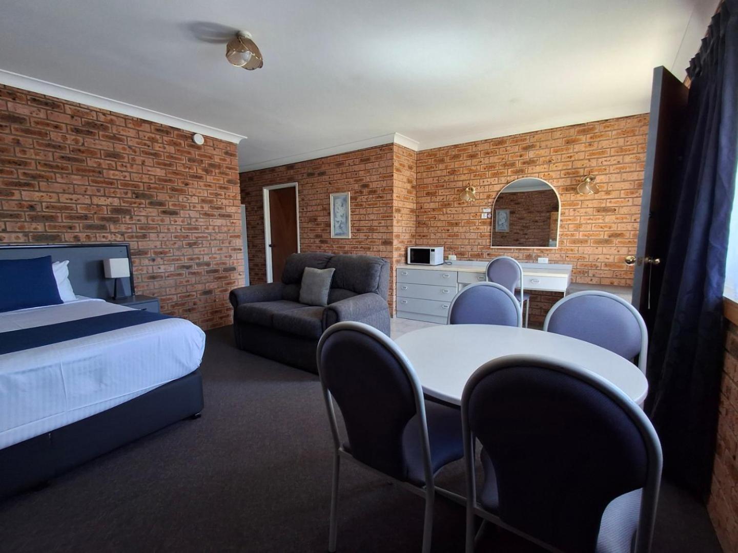 Blue Diamond Motor Inn Dubbo Exterior photo