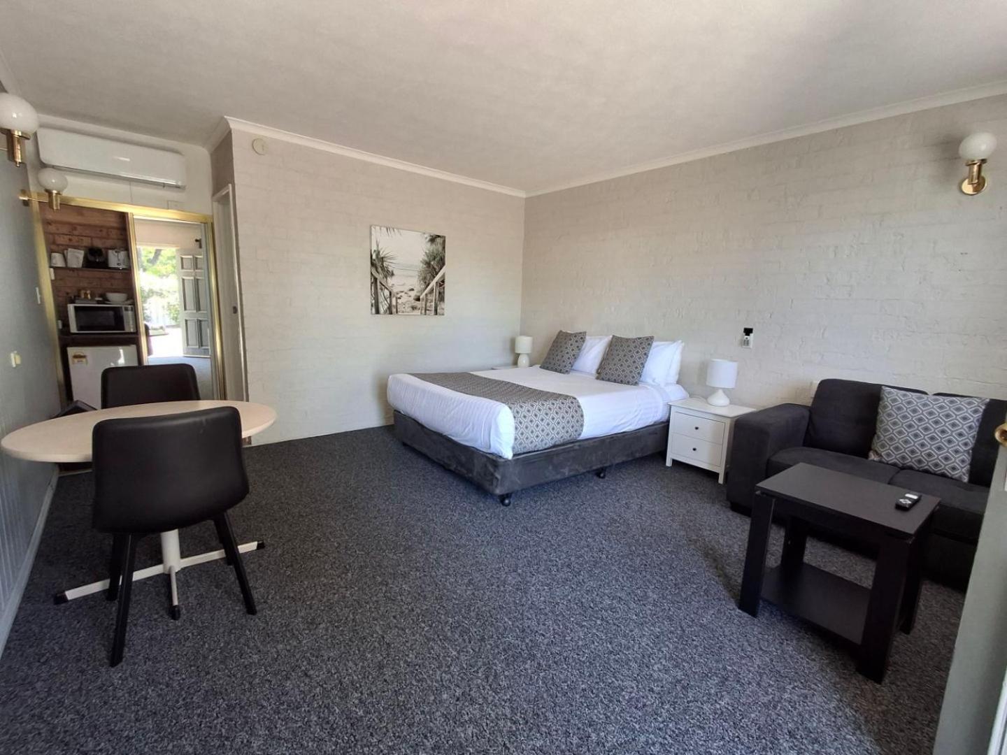 Blue Diamond Motor Inn Dubbo Exterior photo